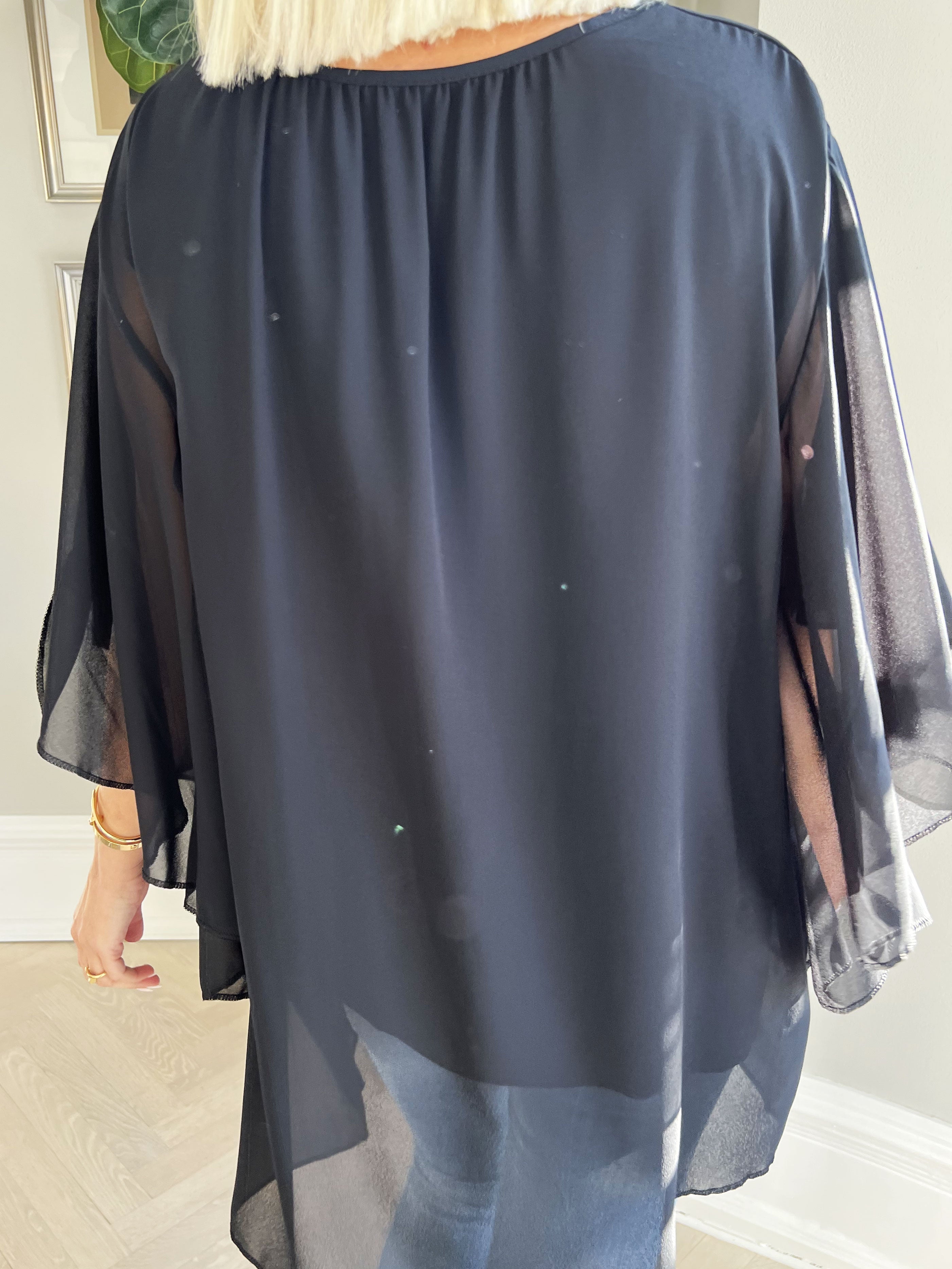 Annis - Söt tunika i lös passform i chiffong